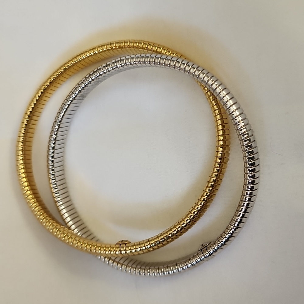 CHIC PRE-OWNED DOUBLE COBRA BRACELETS by JANIS SAVITT